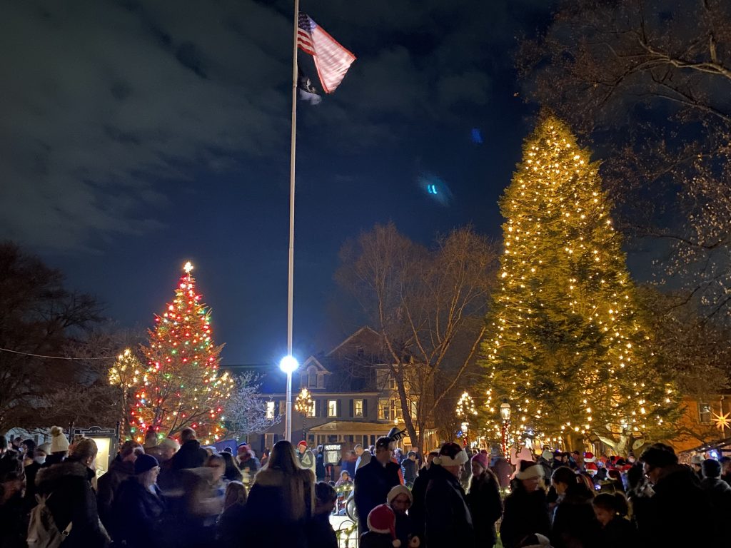 Tree lighting a dazzling start to Christmas in Nazareth The Home News